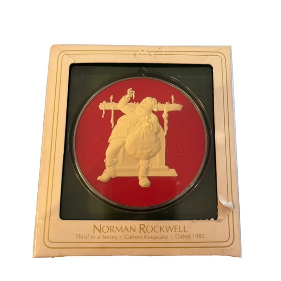 1982 XMAS Tree Cameo Ornament Hallmark Keepsake Norman Rockwell Collection New - Picture 2 of 3